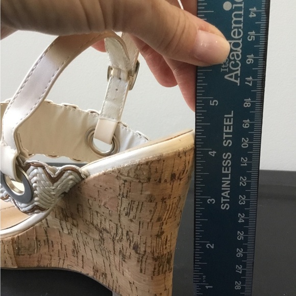 Size 9 Diviana Wedges - Picture 4 of 5